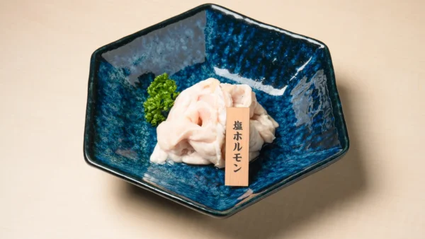 長崎の名物「塩ホルモン」を当店でもお召し上がりいただけます